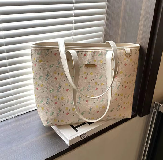 sac à main ,cabas rigide ,parfait pour le quotidien