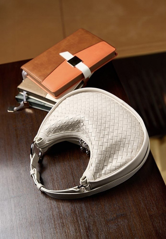 Modèle Léger tressé en cuir véritable