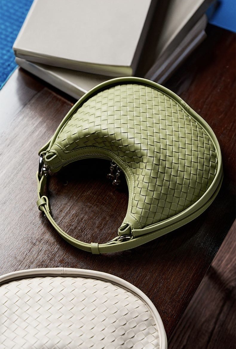 Modèle Léger tressé en cuir véritable